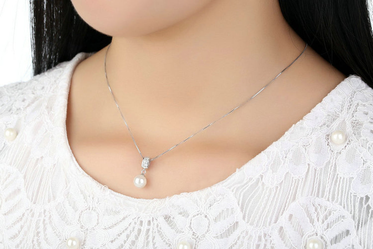 Seraphina Grace: Pearl Elegance Pendant Necklace